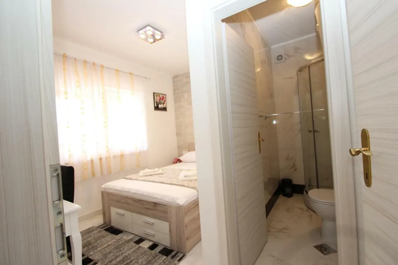 Rooms Emmina Poreč Bed & Breakfast