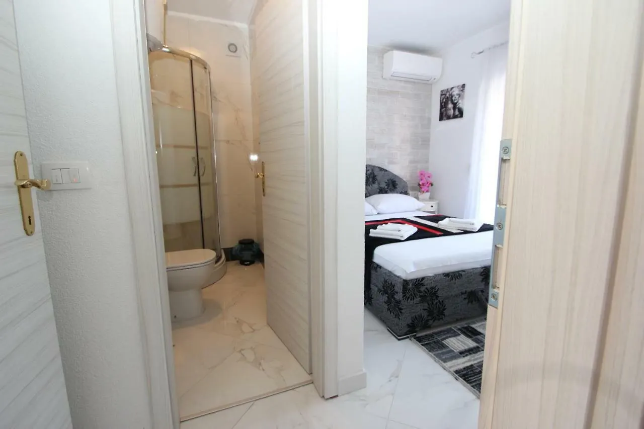 Rooms Emmina Poreč Bed & Breakfast
